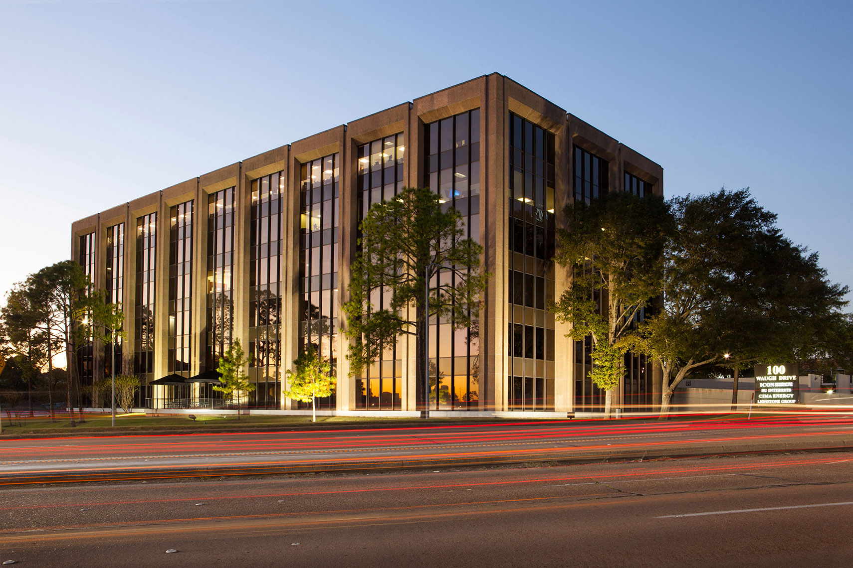 100 Waugh in Houston Texas a midsized office building by an Architectural Photographer