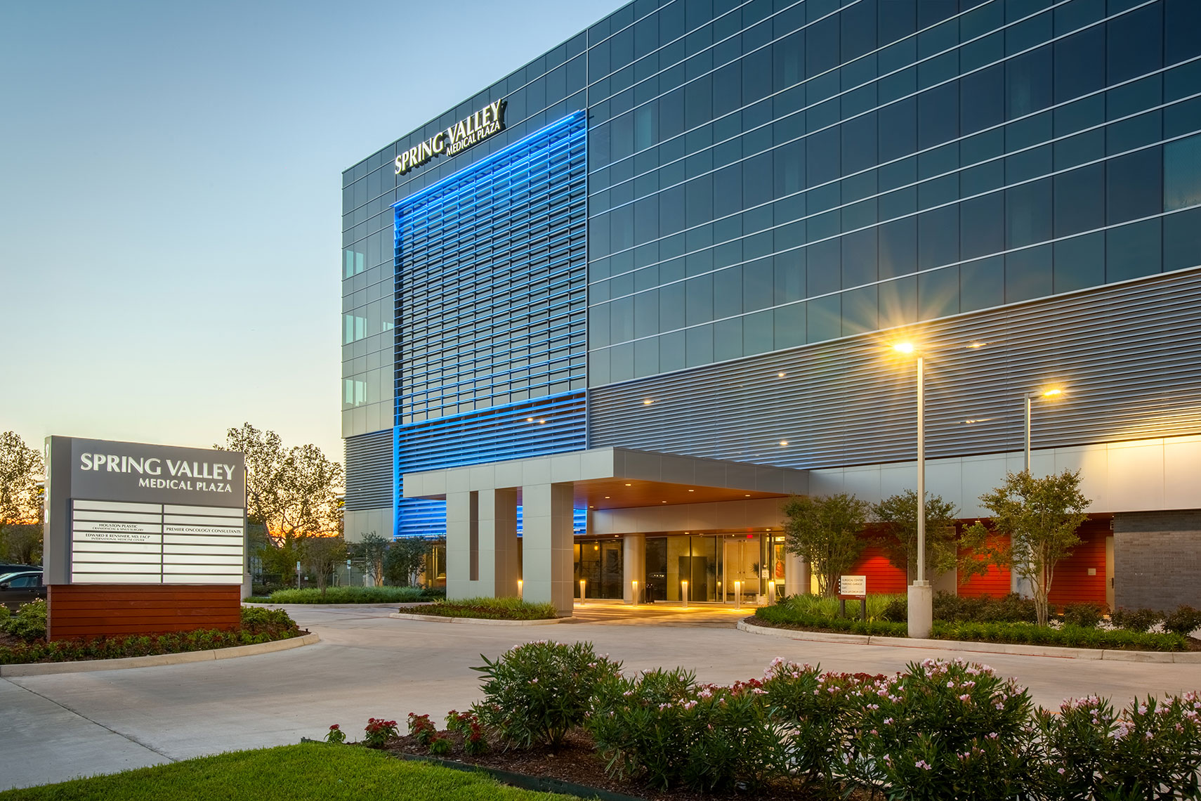 an example of the best architectural photography of a mid-rise Medical building in Houston, Texas