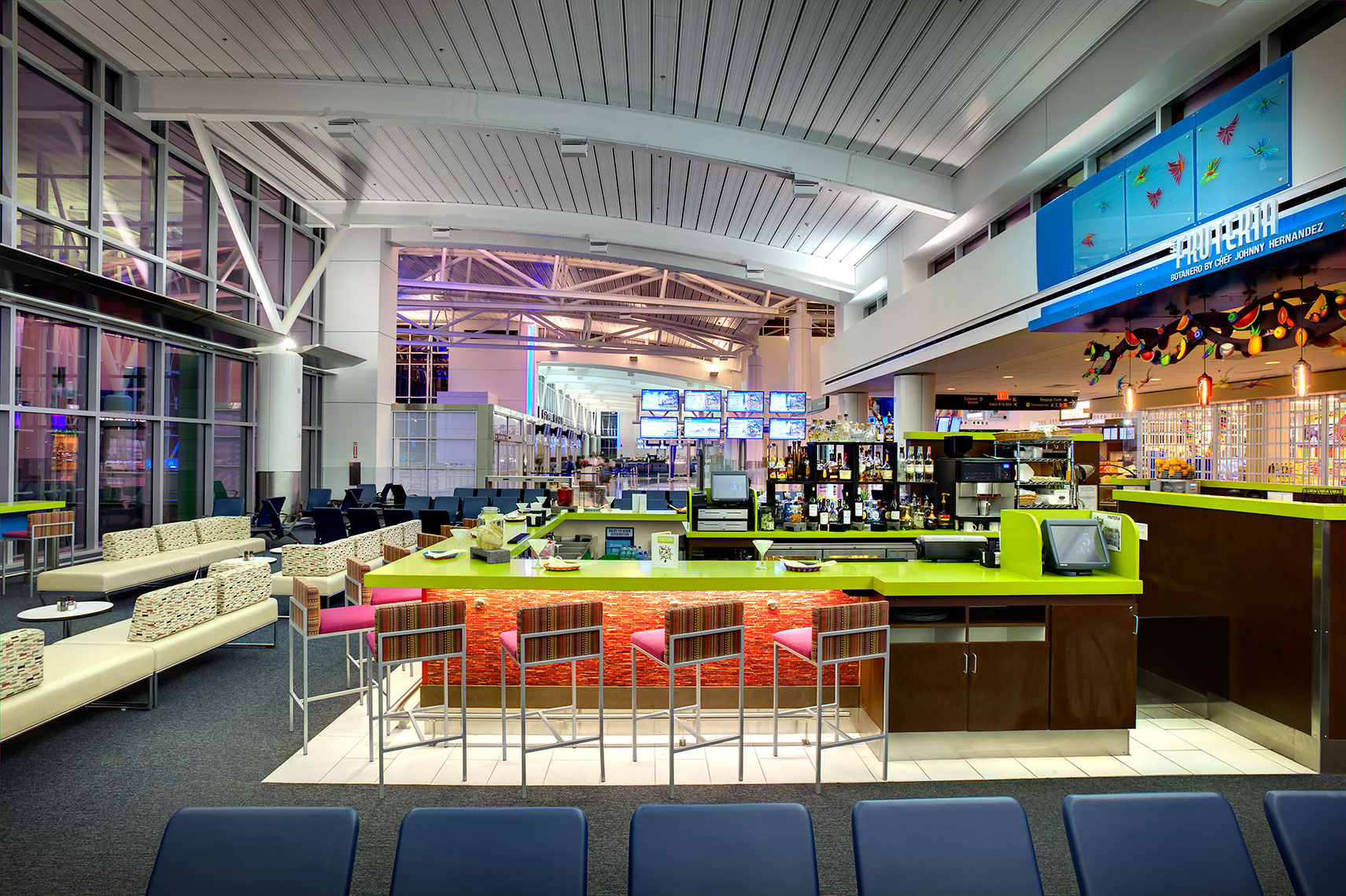 Transportation design photography of the restaurants at Bush Intercontinental Airport